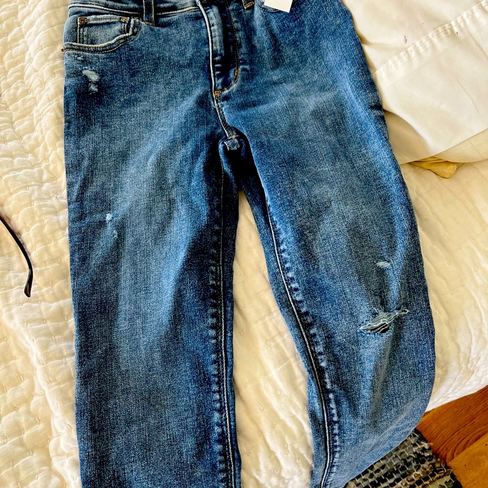 New with tags Gap distressed jeggings size 12 slim.
